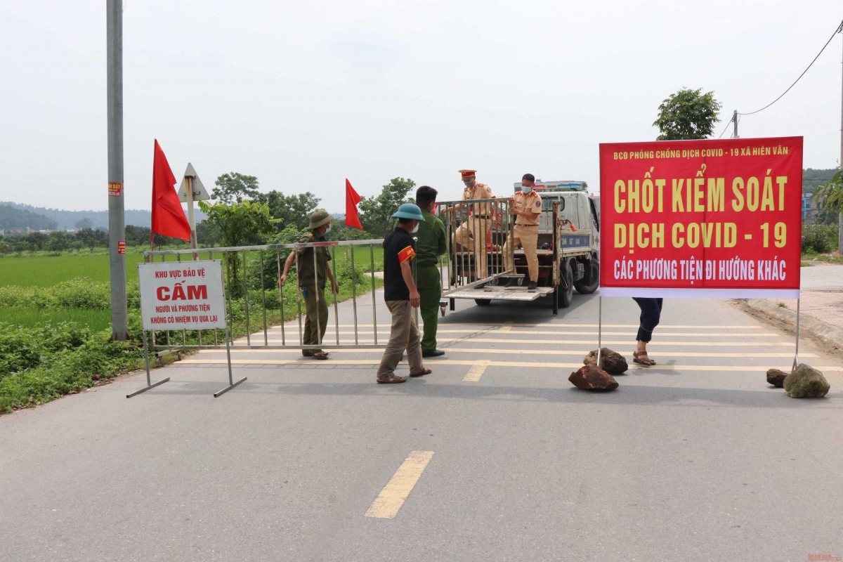 Bắc Ninh Tạm dừng nhiều hoạt động dịch vụ, cách ly tập trung 10 ngày đối với F1 nguy cơ cao