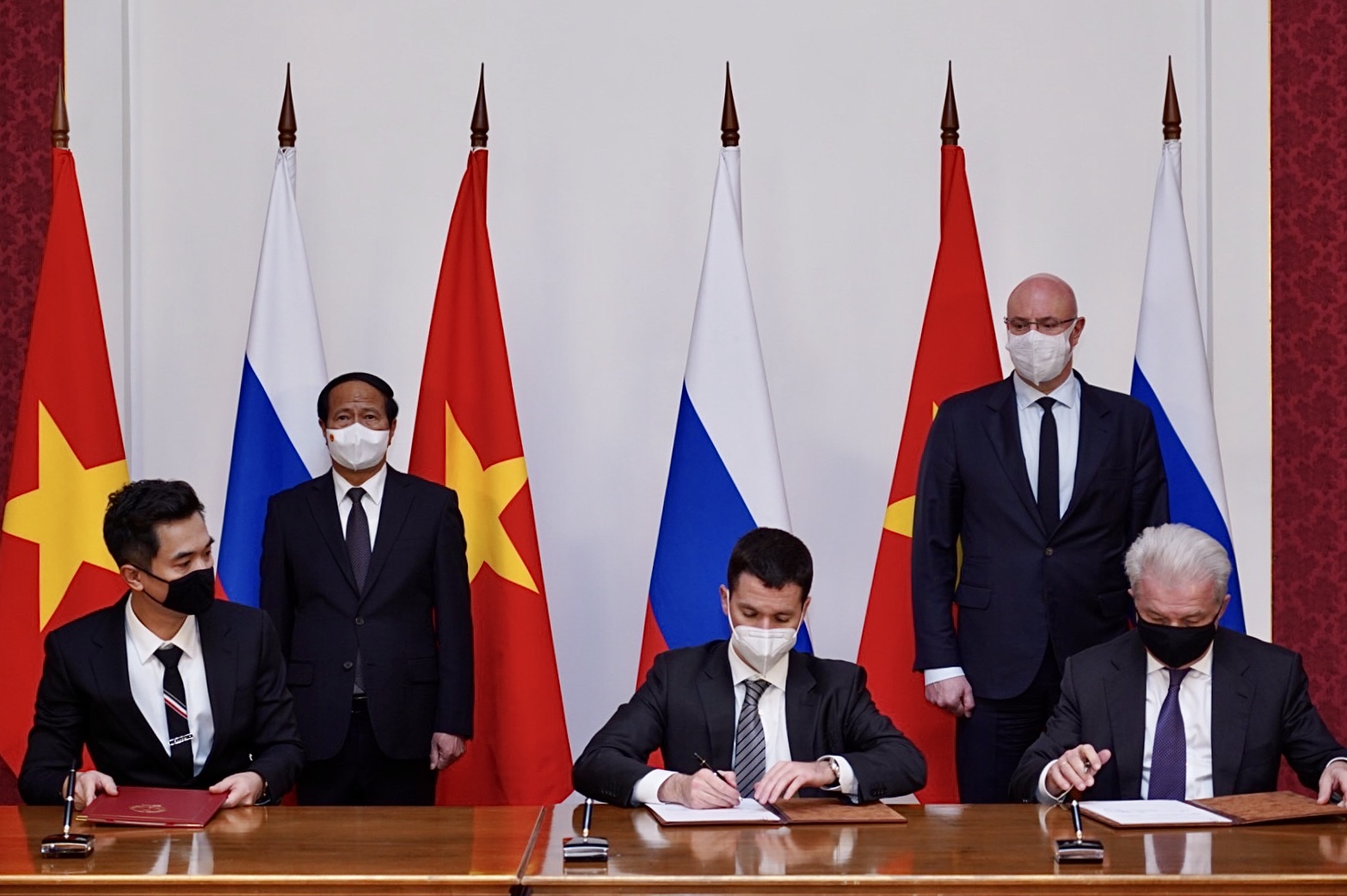 TT Group sẽ nhận chuyển giao công nghệ sản xuất chu trình đầy đủ vắc xin Sputnik V từ đối tác Nga