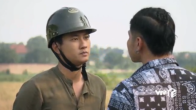 Phố trong làng - Tập 17 Tiến cảnh cáo Nam không được thân thiết với Ngọc