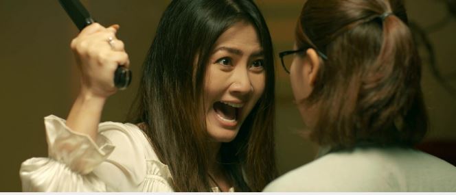 Preview Mặt nạ gương tập 15 Bà Diễm hóa điên cầm dao định giết Hoa