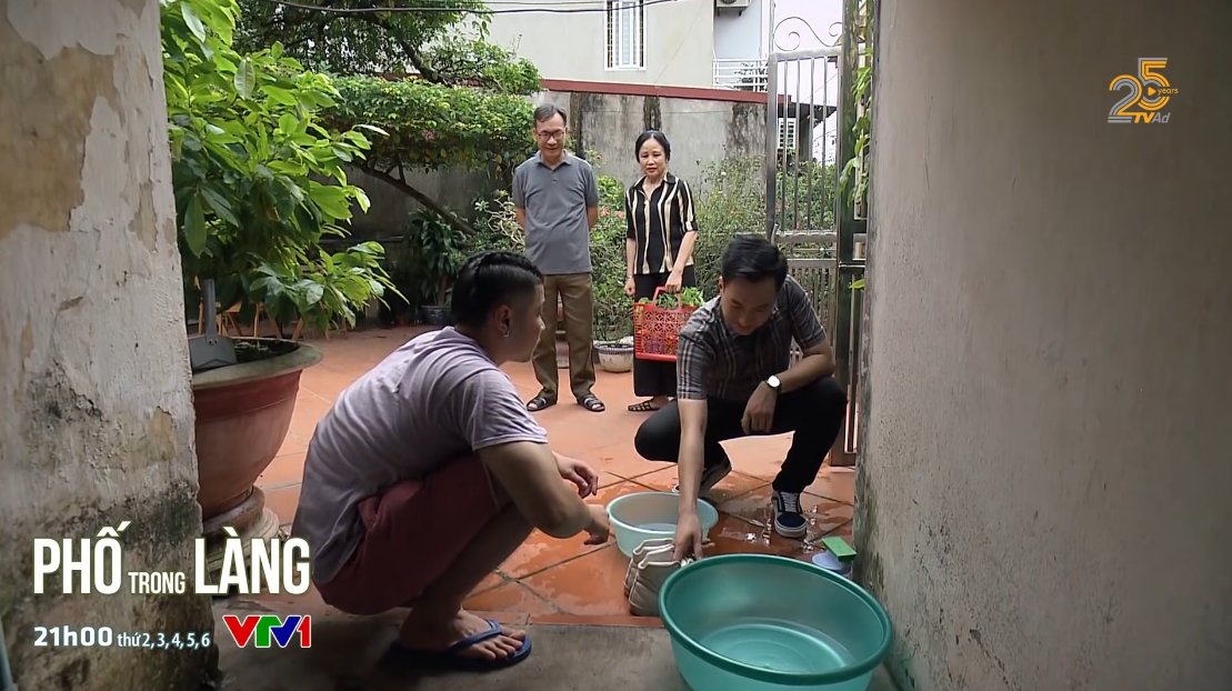 Preview Phố trong làng tập 19 Nam nghi ngờ Tiến là hung thủ trộm hòm công đức của từ đường họ Vũ