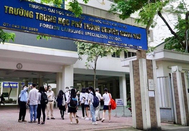 Nóng Hà Nội chỉ cho học sinh khối 12 học trực tiếp, các khối khác vẫn học trực tuyến