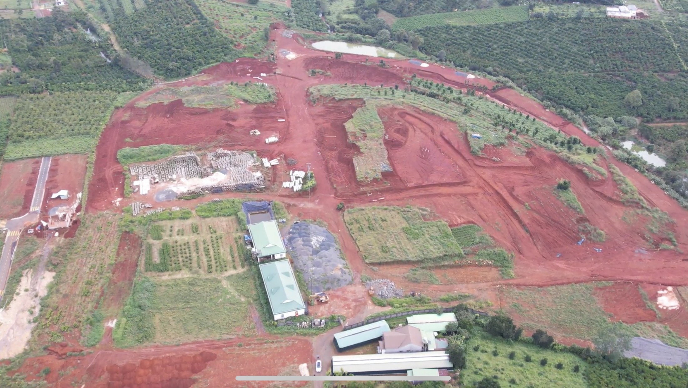 Đang dính lùm xùm vụ xẻ đồi 41ha phân lô rao bán ông chủ Khải Hưng Corp vẫn ngang nhiên san đồi tại TP Bảo Lộc