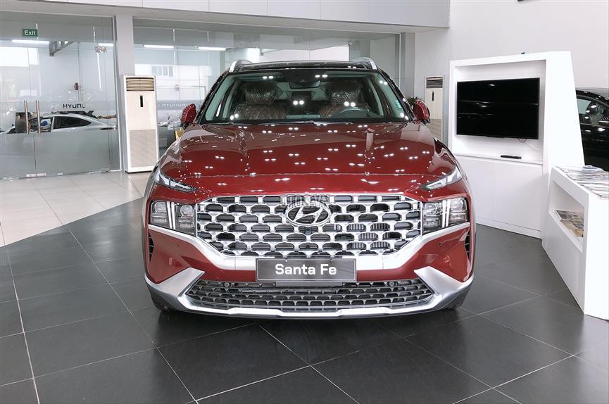 Giá lăn bánh Hyundai Santa Fe sau khi giảm 50% lệ phí trước bạ