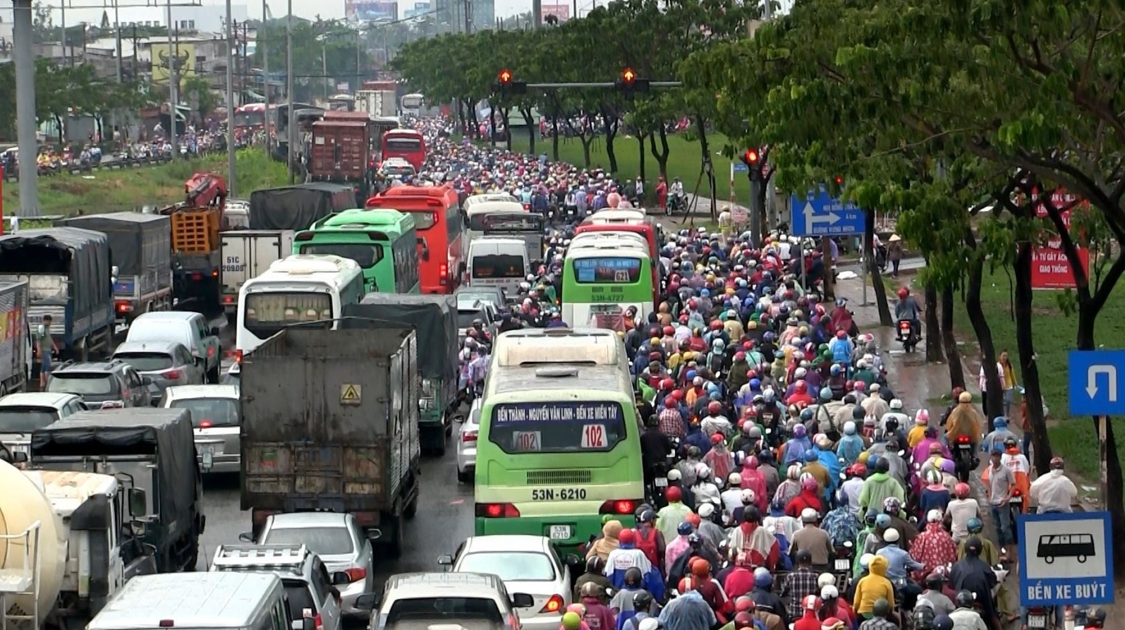 Hà Nội dự kiến cấm xe máy tại các quận sau năm 2025