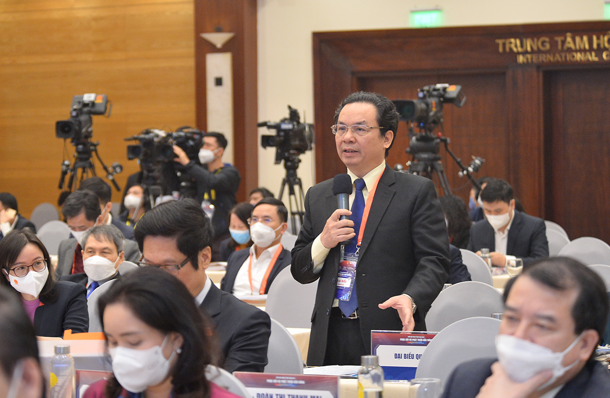 ĐBQH Chứng khoán tăng không tương ứng với tăng trưởng lợi nhuận của DN, sức hấp thụ nền kinh tế có vấn đề