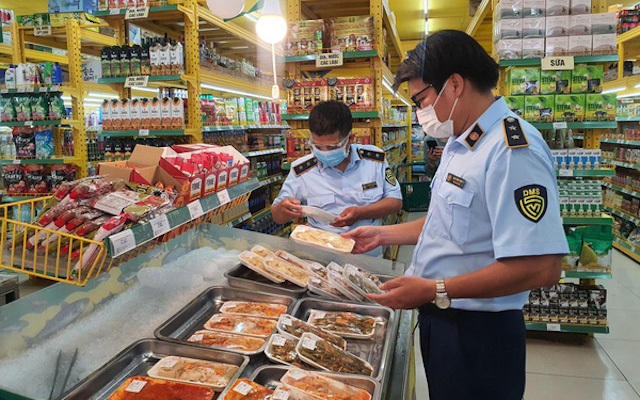 Siết chặt, xử lý nghiêm buôn lậu, hàng giả dịp Tết