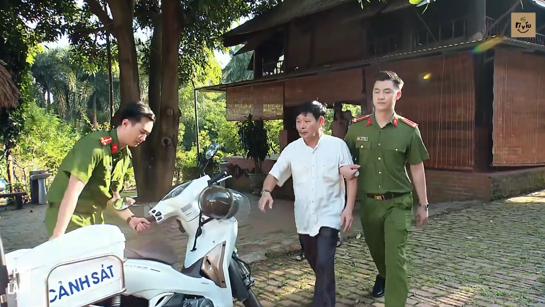 Preview Phố trong làng tập 25 Ông Trung bị áp giải lên công an huyện làm việc