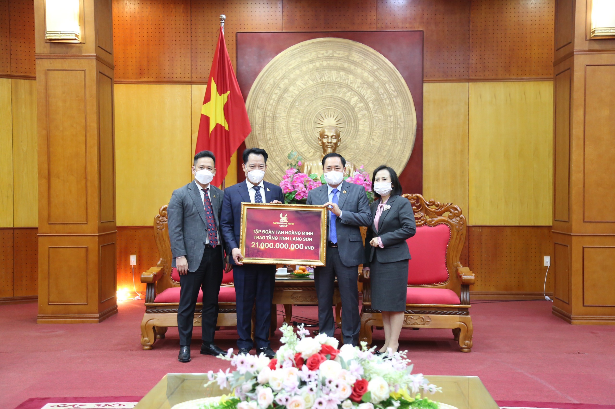 Tân Hoàng Minh đóng góp 21 tỷ cho lực lượng quân sự tỉnh Lạng Sơn