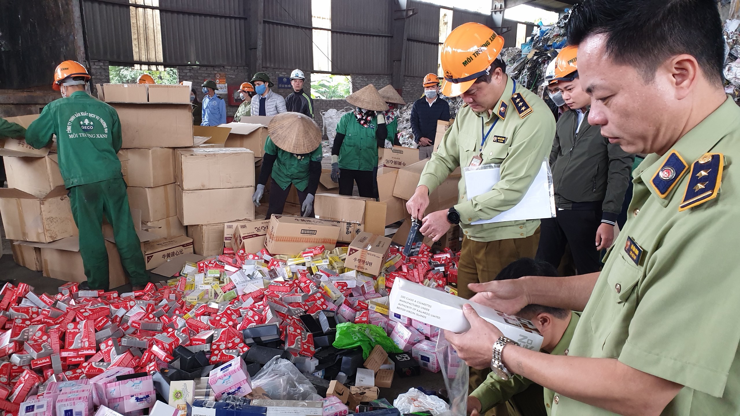 Quảng cáo hàng giả diễn ra một cách liều lĩnh, ngang nhiên không có biện pháp xử lý