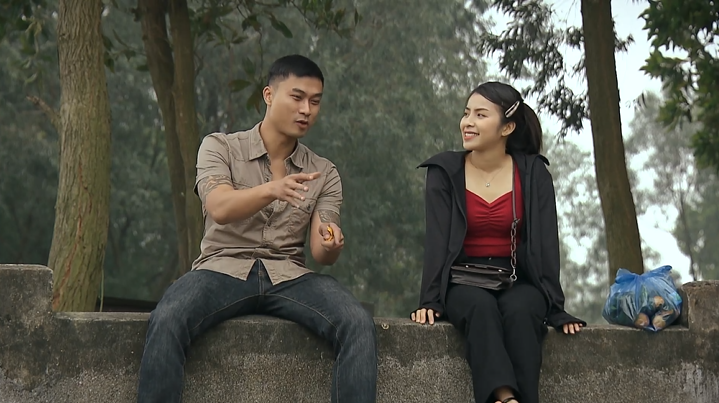 Preview Phố trong làng tập 30 Đông nguy kịch tính mạng, Hoài và Hiếu tiến triển tình cảm