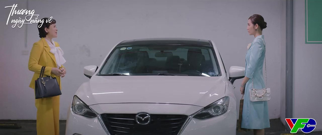 Thương ngày nắng về - Tập 16 Bà Nhung dành nhiều lời khen ngợi cho Vân Trang