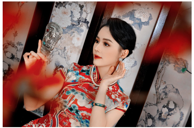 Phố trong làng Minh Thu rạng rỡ trong bộ ảnh mới