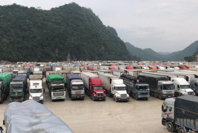 Lạng Sơn chỉ đạo giảm phí, giảm giá dịch vụ tại cửa khẩu Tân Thanh