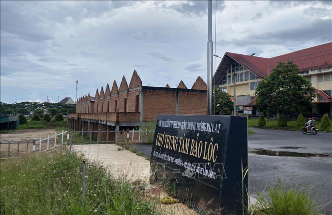 Lâm Đồng Tiến hành cưỡng chế phá dỡ công trình xây dựng sai phép tại chợ trung tâm TP Bảo Lộc