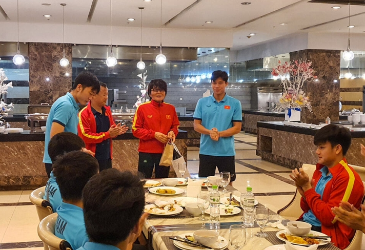 Tuyển Việt Nam tạm biệt bác sĩ Choi Ju-young