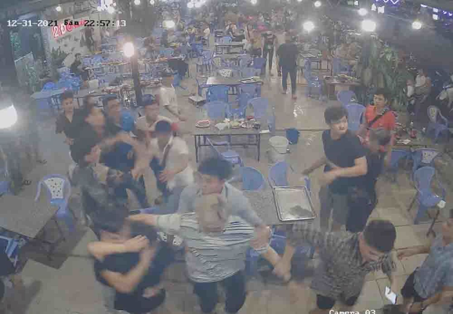 4 cô gái ở TP. Thủ Đức bị đánh nhập viện do từ chối uống bia 