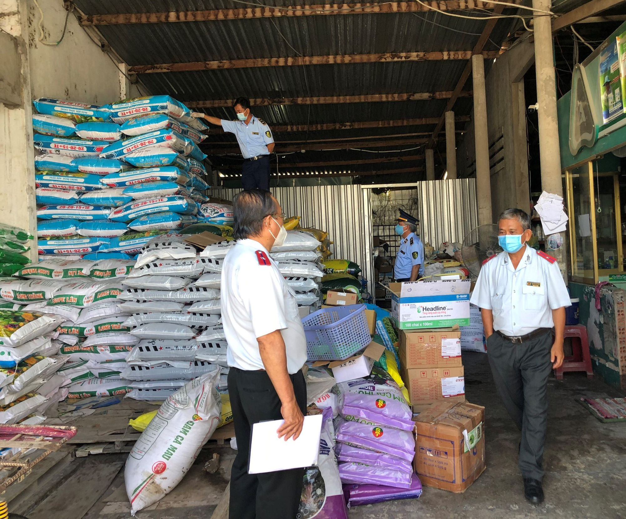 Tiền Giang Phát hiện nhiều mẫu phân bón giả, không đảm bảo chất lượng 