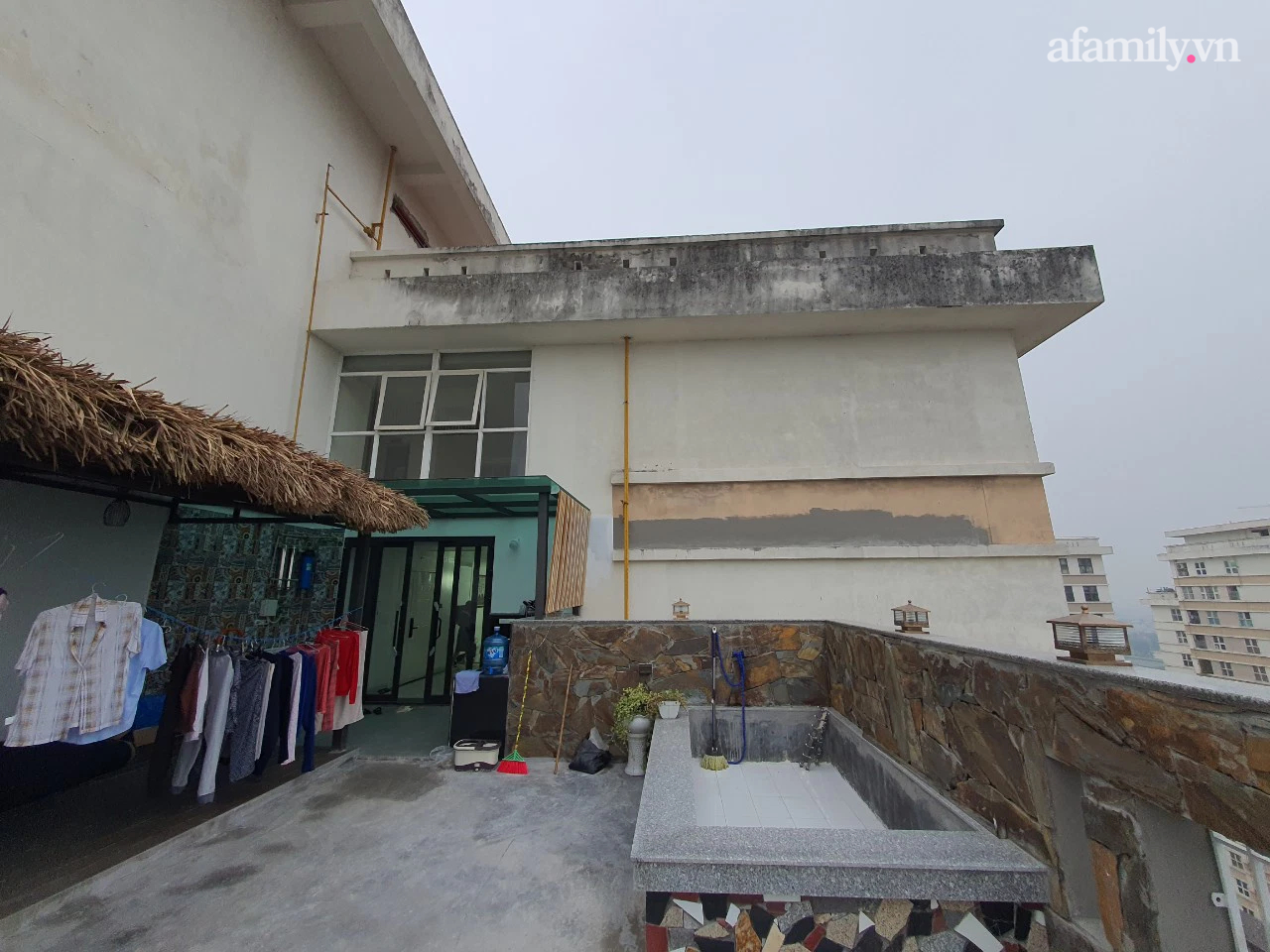 chủ căn hộ tầng 24 mới phải làm mái