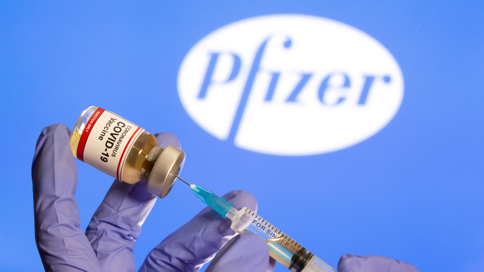 FDA Mỹ phê duyệt vaccine của Pfizer tiêm mũi tăng cường cho trẻ từ 12-15 tuổi
