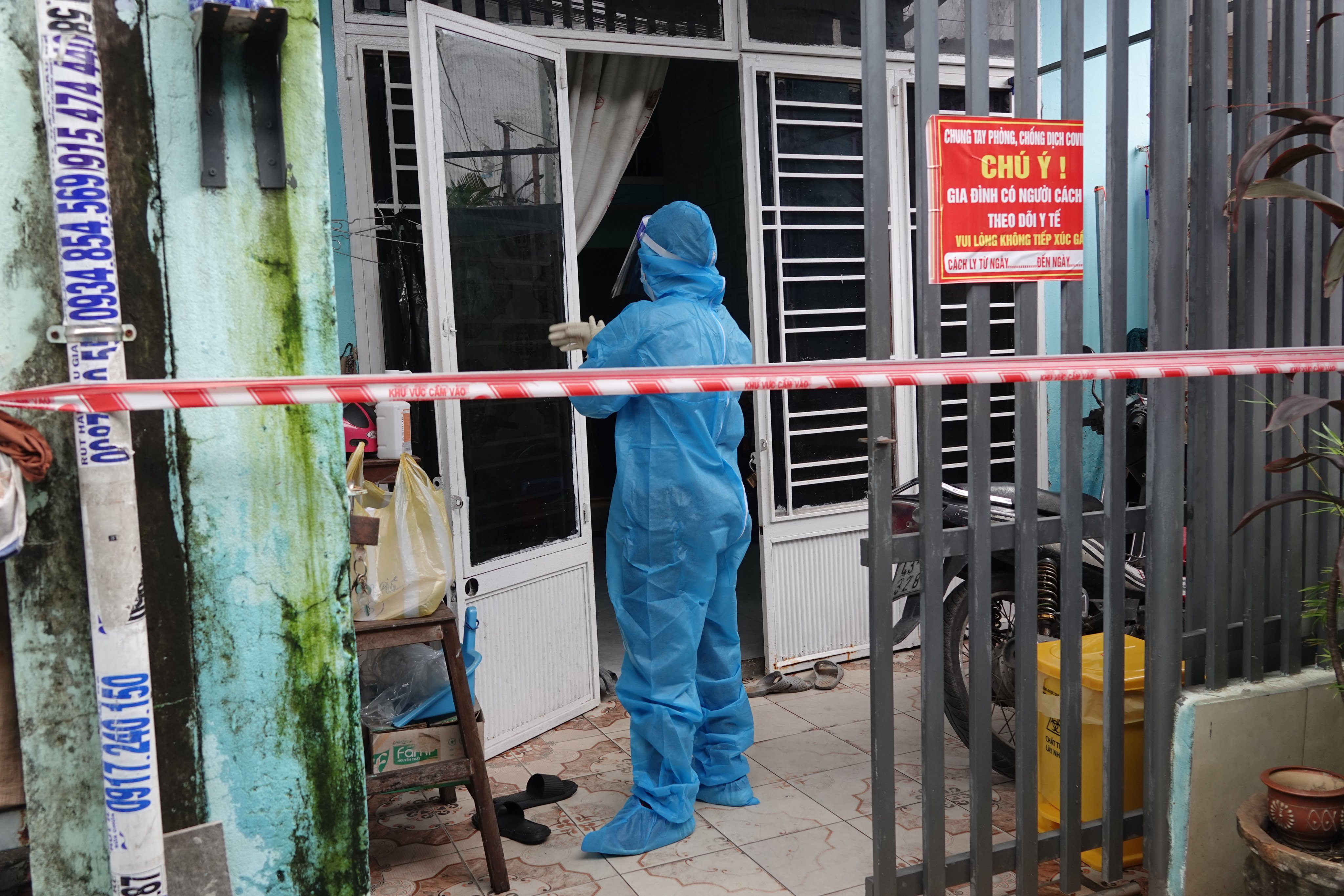 Hà Nội đang điều trị cho hơn 32.000 bệnh nhân nhiễm COVID-19