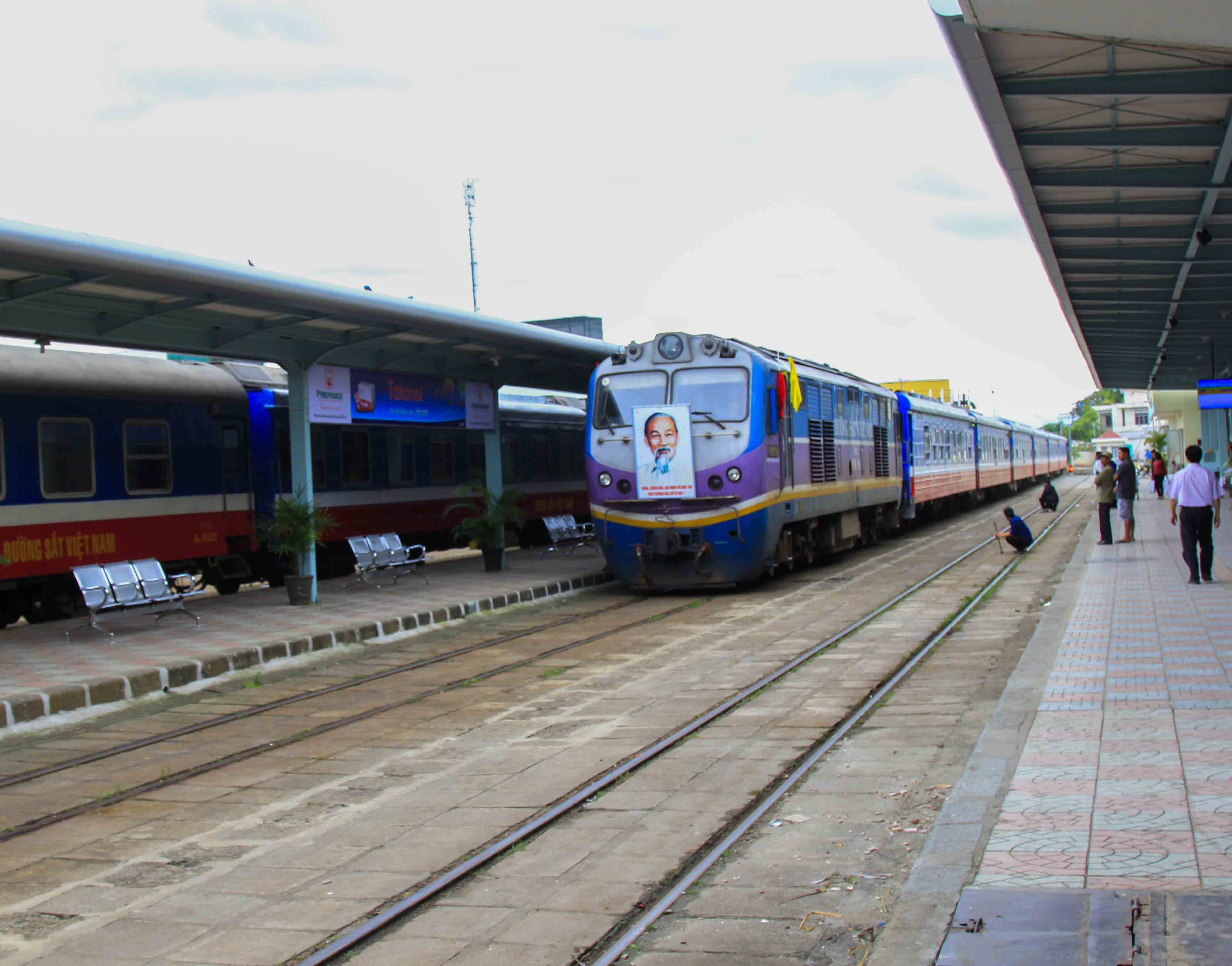 Mở bán vé tàu địa phương dịp Tết Nhâm Dần 2022