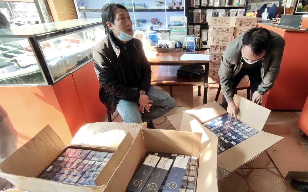 Lào Cai Khởi tố vụ án, khởi tố bị can về tội buôn bán hàng cấm