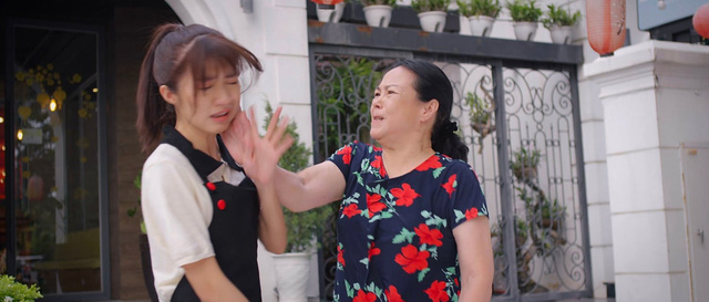 Thương ngày nắng về - Tập 23 Bà Nga tức giận tát Vân Vân giữa đường