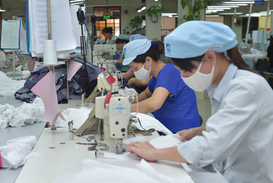 Những thách thức nào cổ phiếu ngành dệt may sẽ phải đối mặt