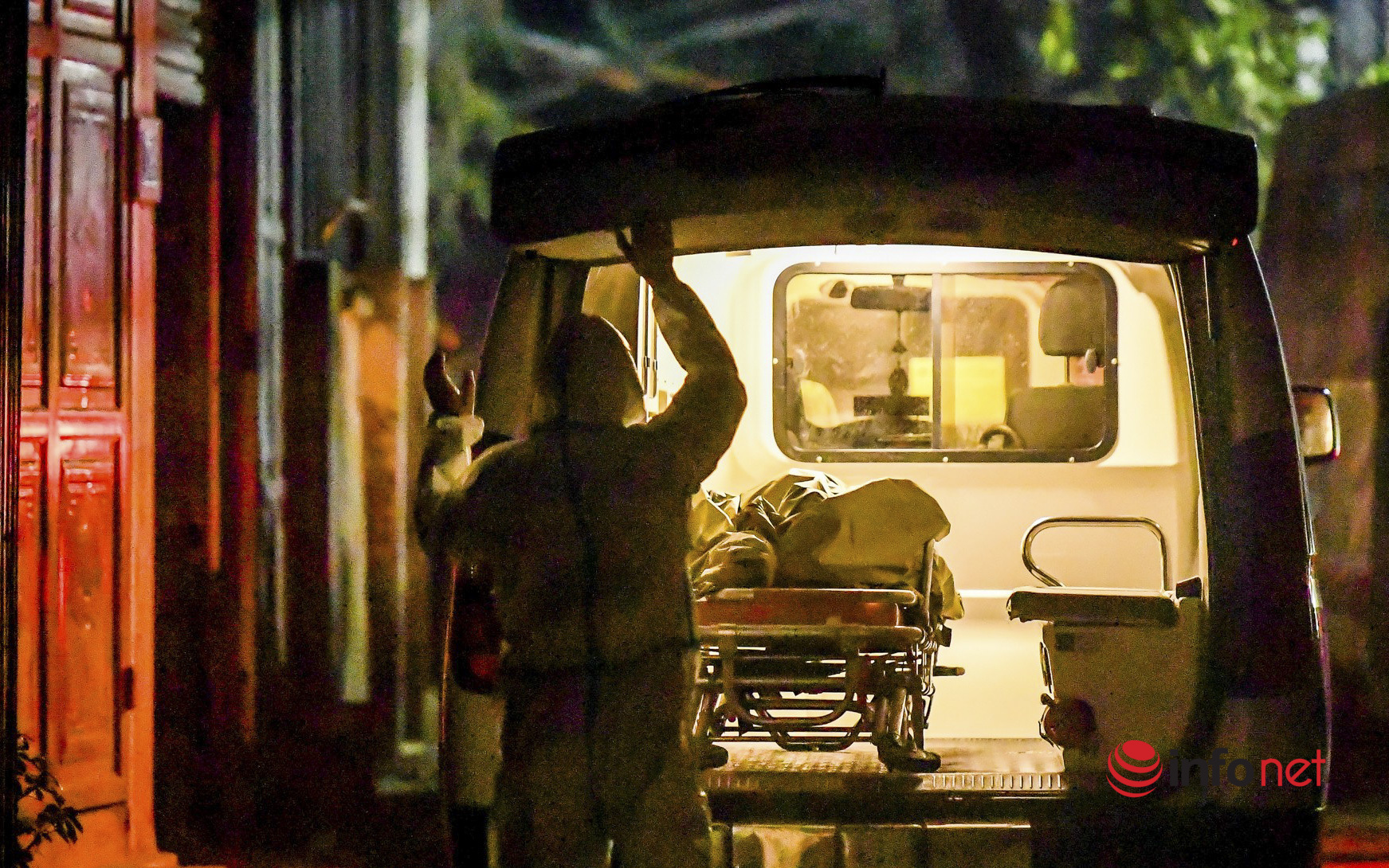 Hà Nội Xác định nguyên nhân vụ nổ bay mái nhà, cháy ngùn ngụt ở Định Công Thượng làm 3 người tử vong