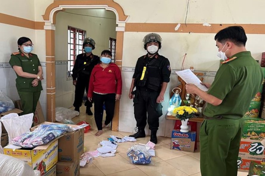 Triệt phá đường dây sản xuất hàng giả, nhái quy mô lớn để tiêu thụ dịp Tết