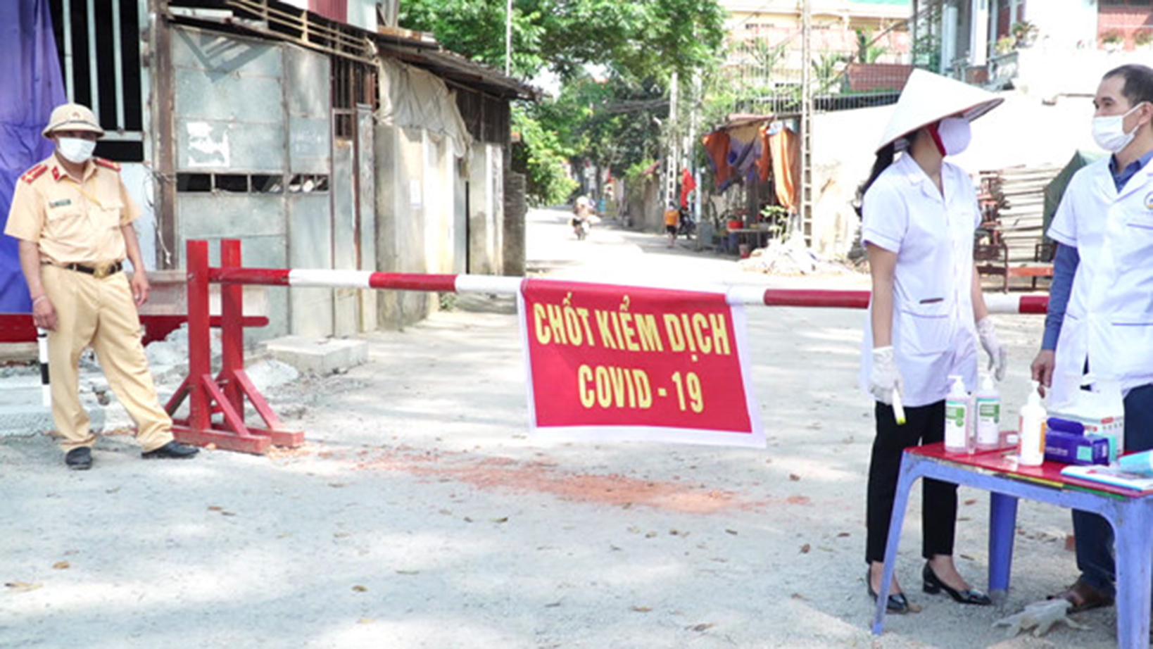 Vĩnh Phúc ban hành quy định mới về việc cách ly đối với người từ vùng đỏ về