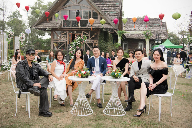 Dàn sao Hương vị tình thân hội ngộ trong chương trình Gặp gỡ diễn viên truyền hình 2022