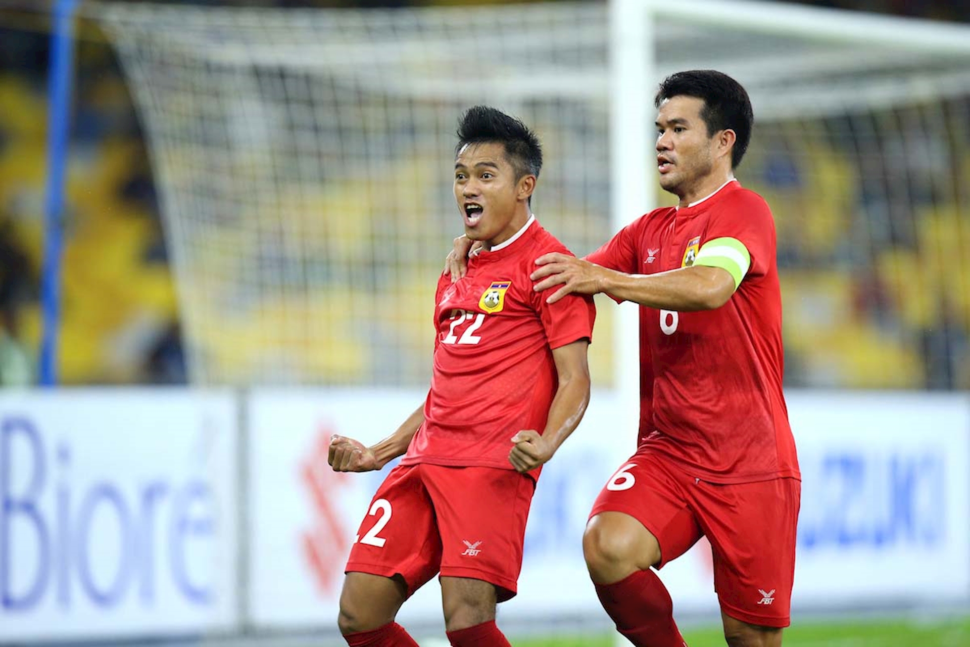 Chấn động bóng đá Lào 45 cầu thủ bán độ, bị cấm thi đấu vĩnh viễn