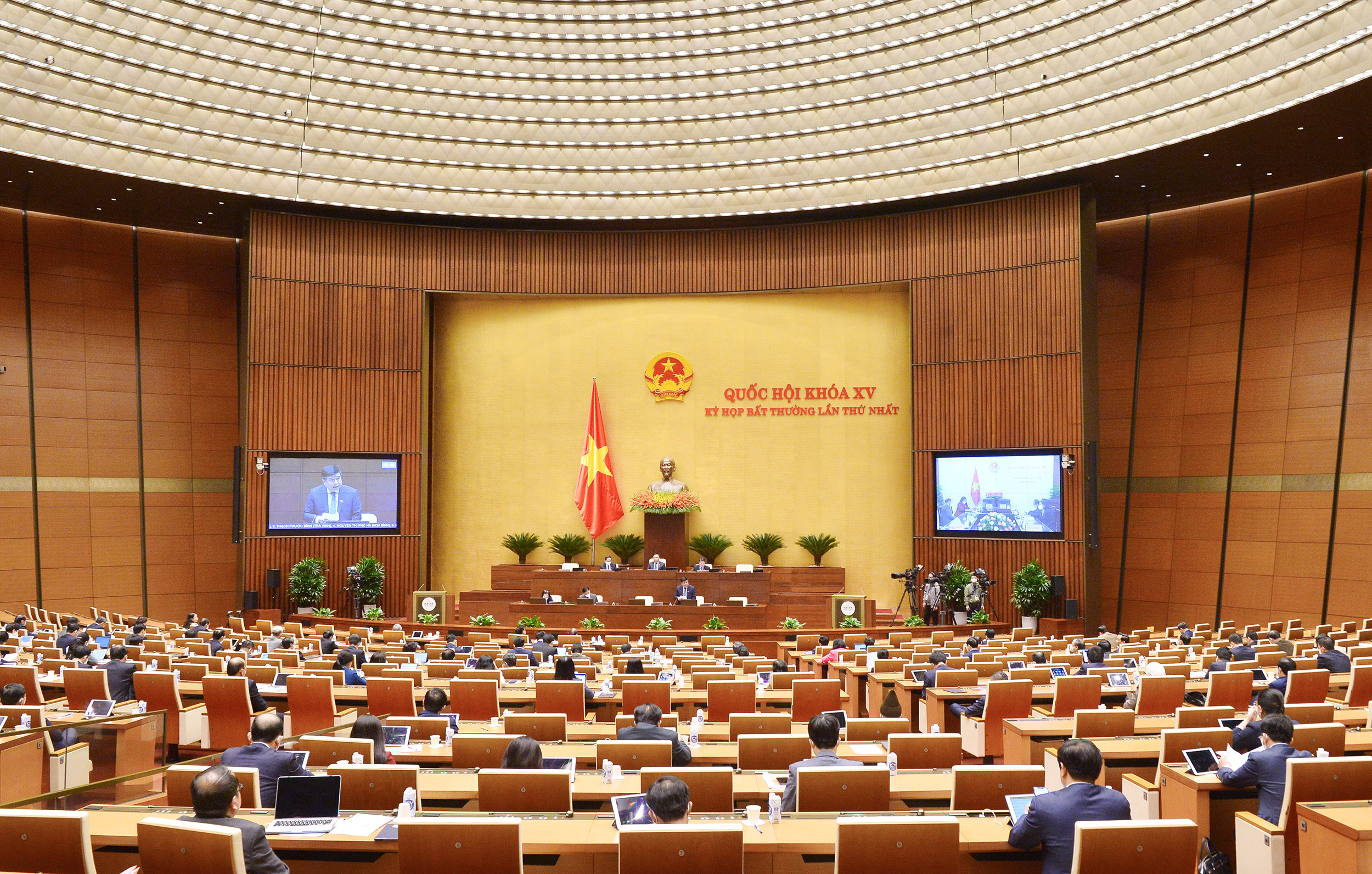 Quốc hội chính thức thông qua Nghị quyết về Chương trình phục hồi và phát triển kinh tế