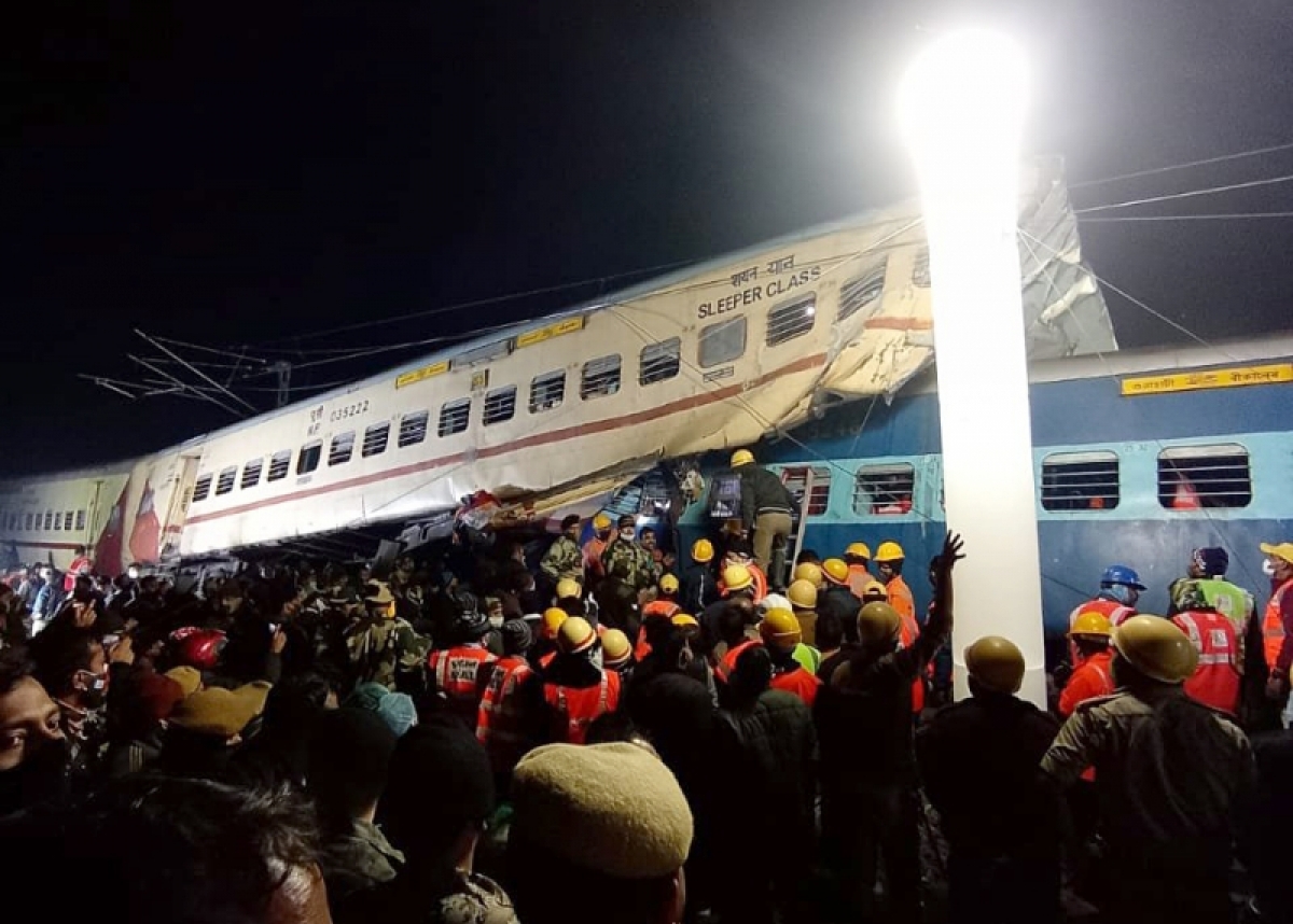 Ấn Độ Tai nạn tàu hoả khiến hàng chục người thương vong