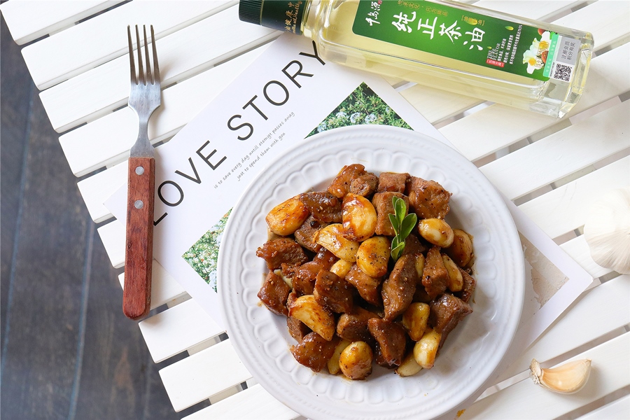 Cách làm thịt bò xào tỏi ngon bất bại