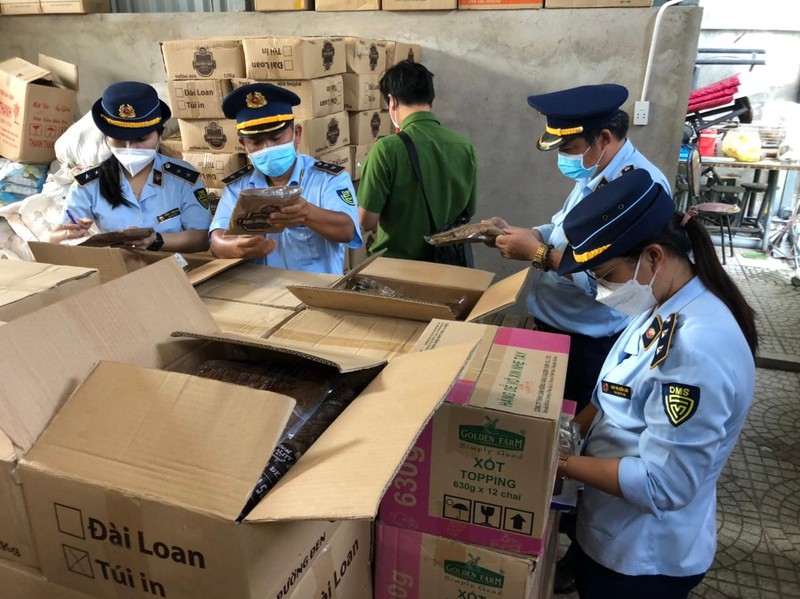 Bình Dương Phát hiện 6 tấn đường đen không rõ nguồn gốc