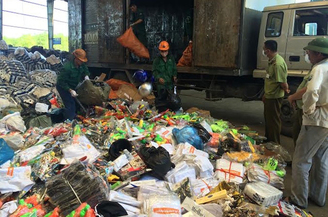 Hải Dương Xử phạt 50 triệu đồng một cá nhân kinh doanh bánh kẹo nhập lậu