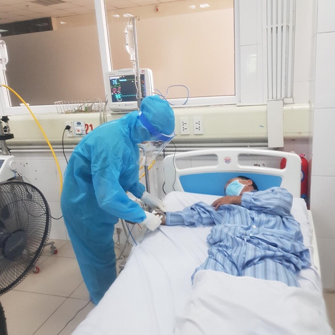 Sáng 231, hơn 4.600 bệnh nhân Covid-19 nặng đang điều trị