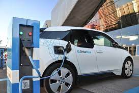 Giao Bộ Công Thương xem xét thu hút nhà đầu tư sản xuất xe điện