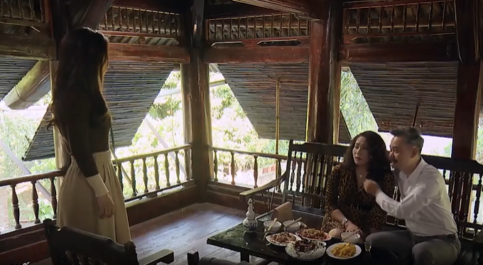 Preview Phố trong làng tập 48 Ngọc giận dữ khi thấy mẹ thân mật cùng ông Lợi