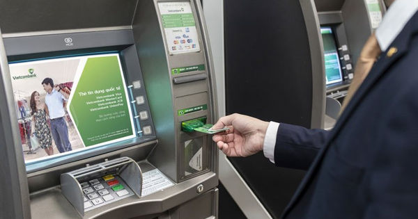 Tránh quá tải rút tiền tại máy ATM do nhu cầu giao dịch tăng đột biến