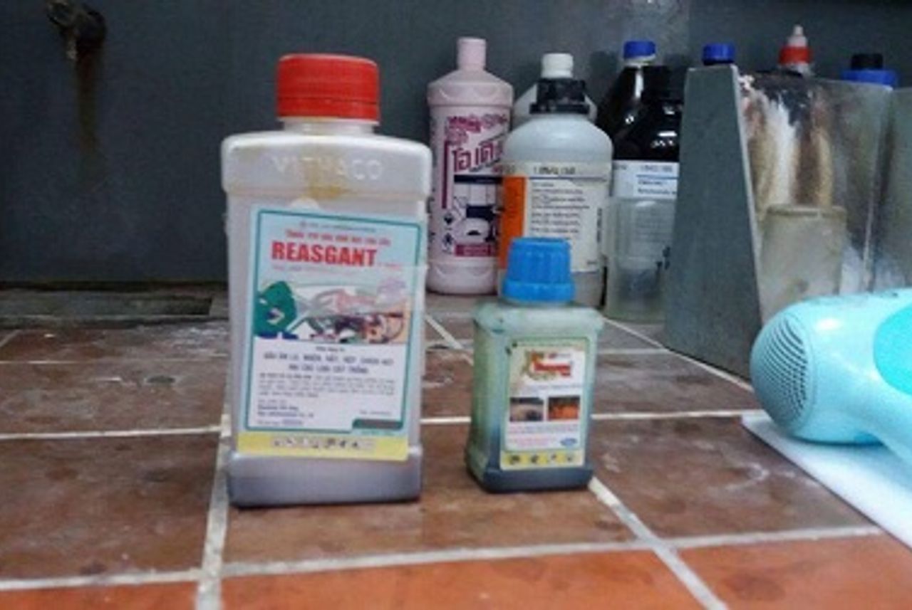 Khởi tố 3 đối tượng dùng thuốc trừ sâu để đòi nợ ở Hải Dương