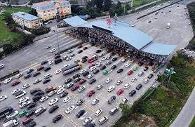 Nhà đầu tư BOT phải giảm thuế VAT, xả trạm thu phí khi ùn tắc