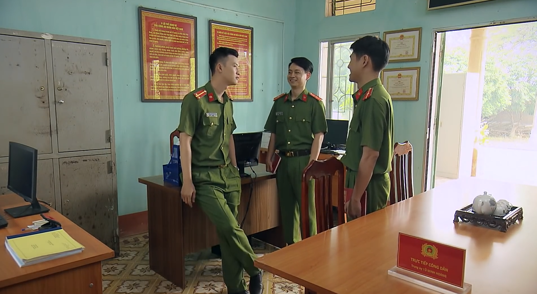 Preview Phố trong làng tập 50 Xã Tân Xuân tiếp nhận hai chiến sĩ công an về tăng cường