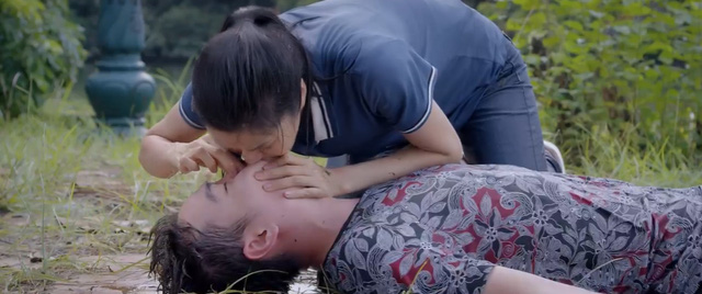 Lối về miền hoa - Tập 3 Bị mất nụ hôn đầu đời, Lợi quyết theo đuổi Thanh