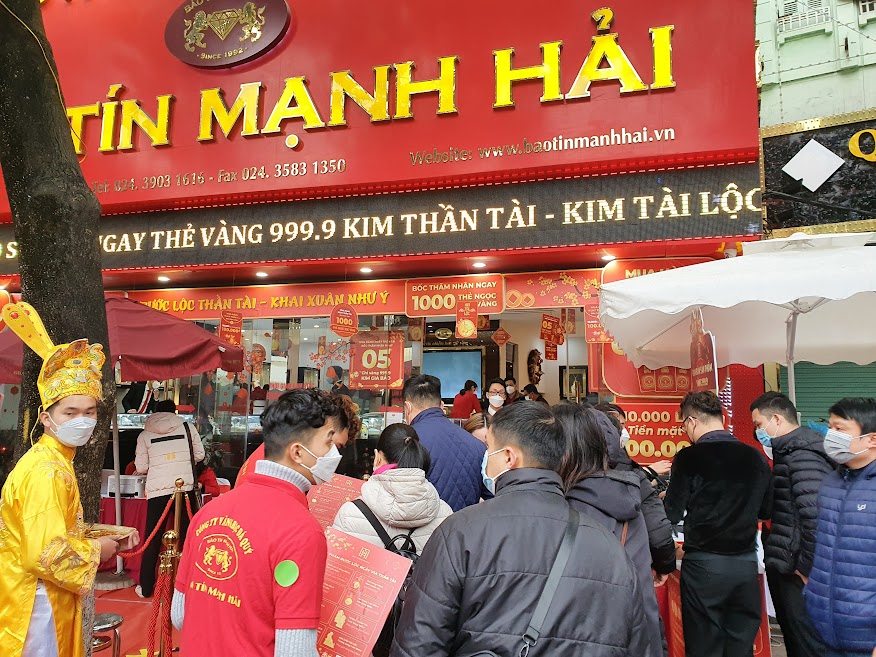 Giá vàng ngày vía Thần Tài Người mua không quan tâm chênh lệch giá