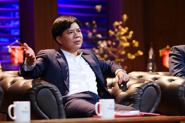 Doanh thu giảm mạnh vì COVID-19, Apax Holdings tiếp tục đầu tư hàng trăm tỷ vào cổ phiếu ngân hàng, giáo dục