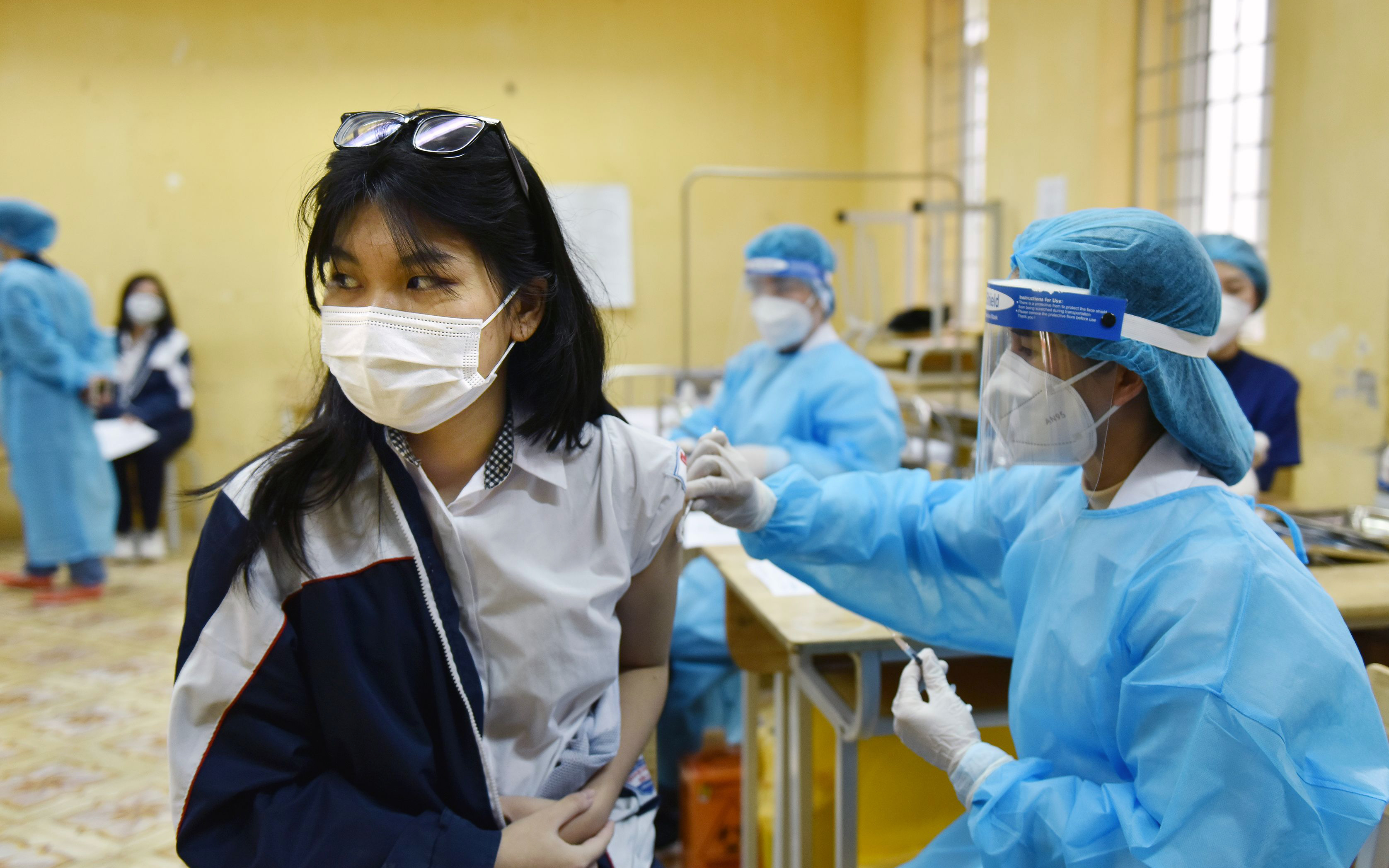 Thủ tướng đề nghị Pfizer đẩy nhanh cấp 22 triệu vaccine cho trẻ 5-12 tuổi trong tháng 4